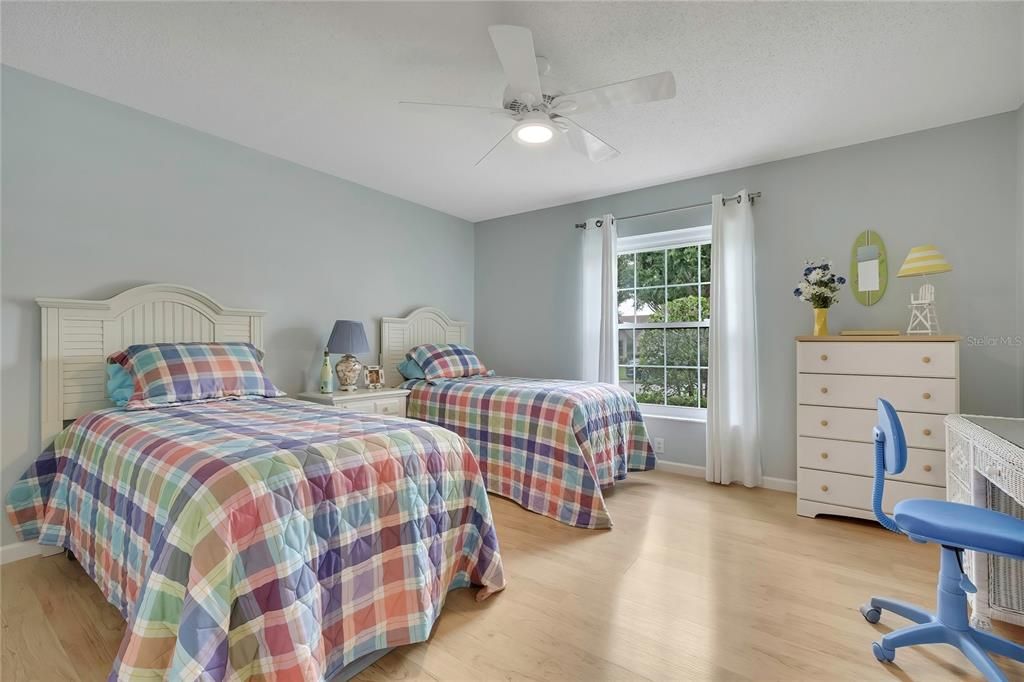 For Sale: $325,000 (2 beds, 2 baths, 1835 Square Feet)