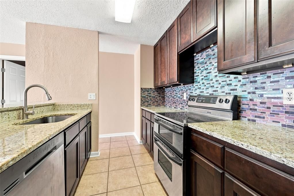 En Venta: $350,000 (3 camas, 2 baños, 1432 Pies cuadrados)