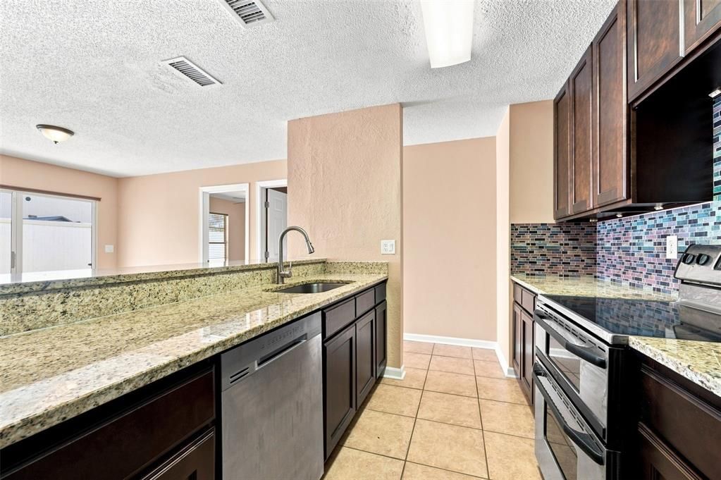 En Venta: $350,000 (3 camas, 2 baños, 1432 Pies cuadrados)