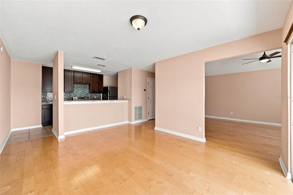 En Venta: $350,000 (3 camas, 2 baños, 1432 Pies cuadrados)