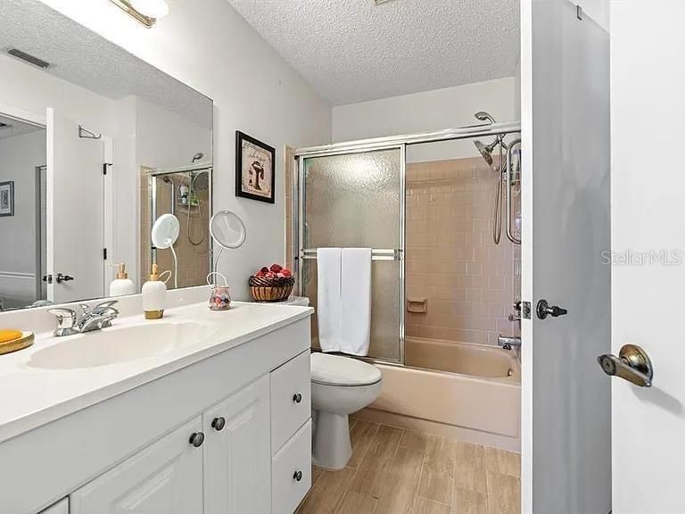 For Sale: $239,900 (2 beds, 2 baths, 1440 Square Feet)