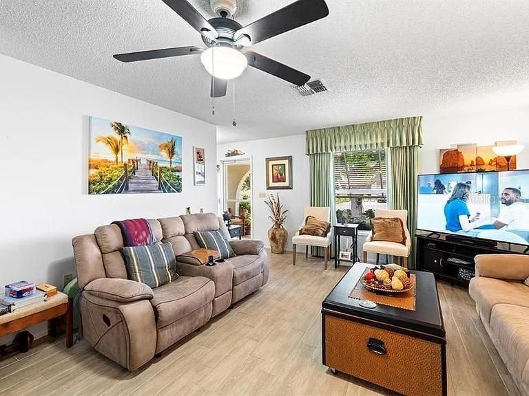 For Sale: $239,900 (2 beds, 2 baths, 1440 Square Feet)