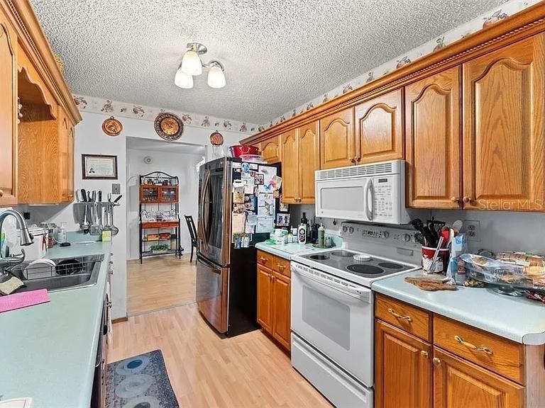 For Sale: $239,900 (2 beds, 2 baths, 1440 Square Feet)