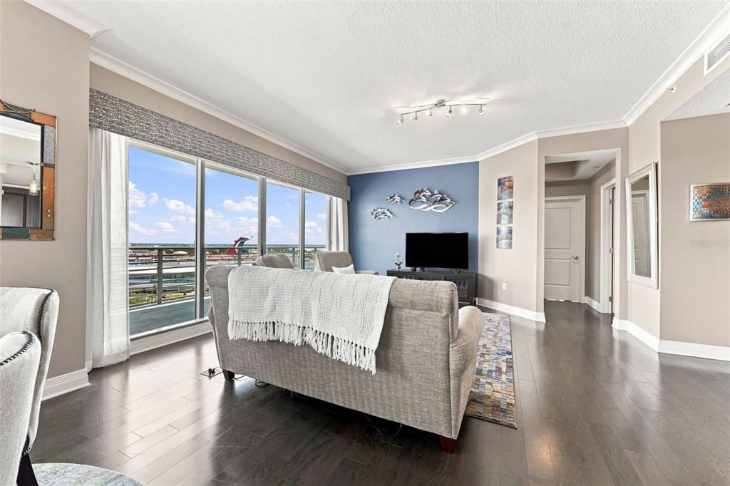 For Sale: $1,100,000 (3 beds, 3 baths, 1767 Square Feet)