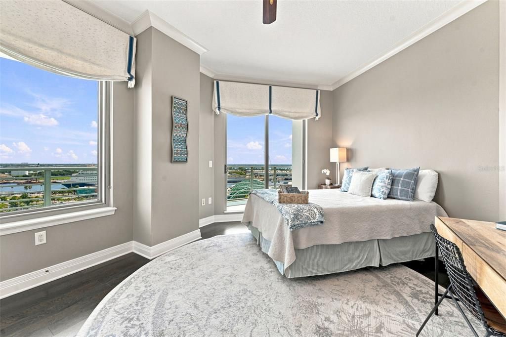 For Sale: $1,100,000 (3 beds, 3 baths, 1767 Square Feet)