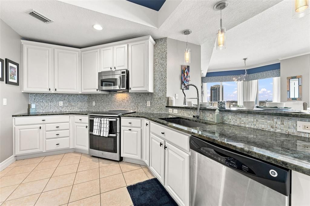 For Sale: $1,100,000 (3 beds, 3 baths, 1767 Square Feet)