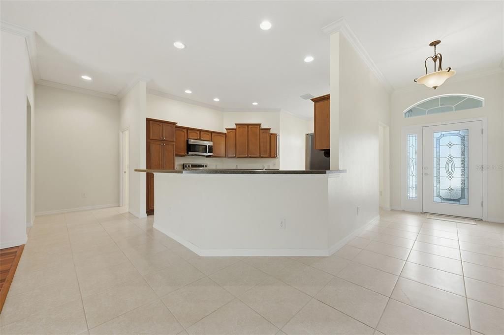 For Sale: $474,900 (3 beds, 2 baths, 1927 Square Feet)
