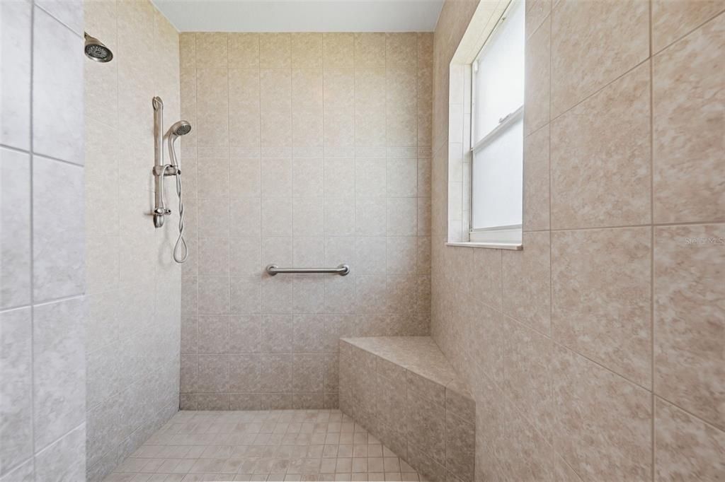 For Sale: $474,900 (3 beds, 2 baths, 1927 Square Feet)