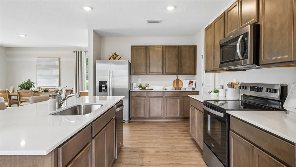 En Venta: $422,990 (4 camas, 2 baños, 2305 Pies cuadrados)