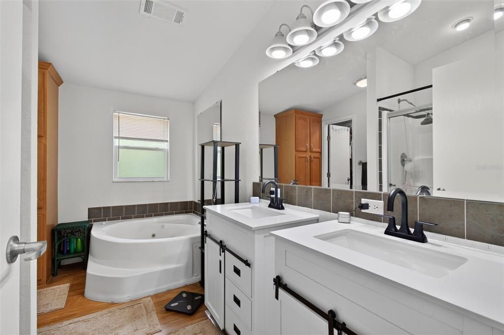 En Venta: $294,947 (2 camas, 2 baños, 2113 Pies cuadrados)