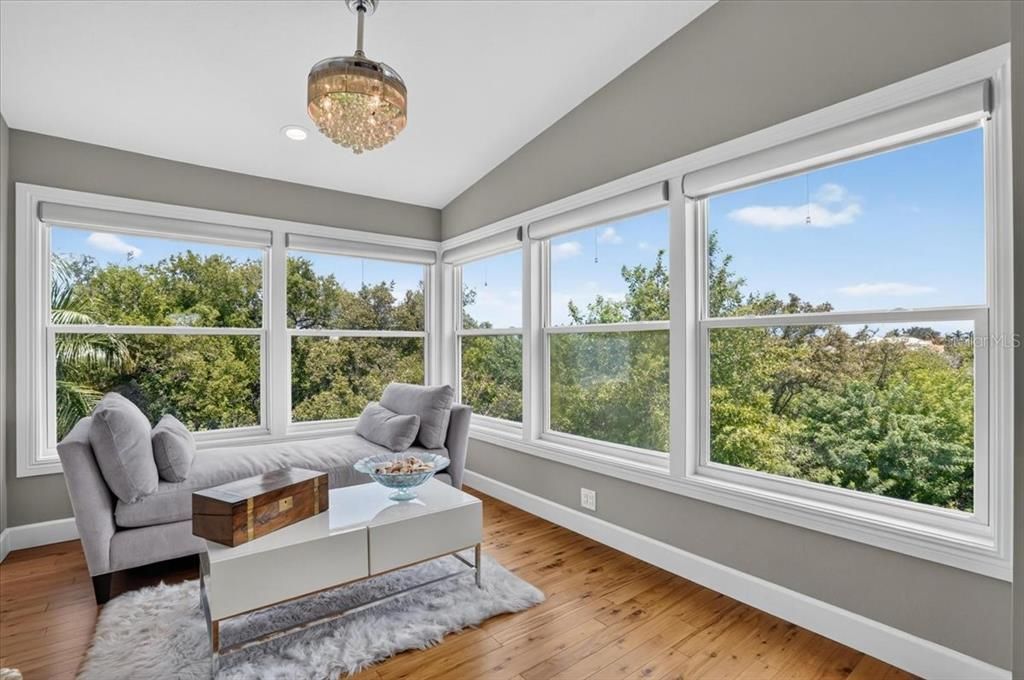 For Sale: $1,999,000 (3 beds, 3 baths, 2856 Square Feet)