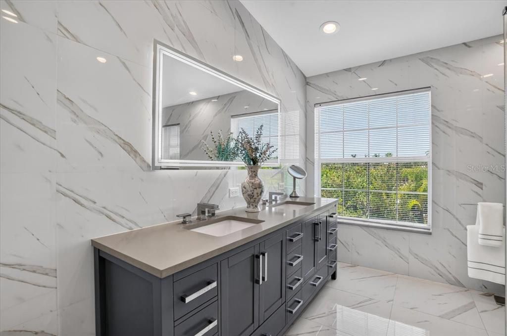For Sale: $1,999,000 (3 beds, 3 baths, 2856 Square Feet)