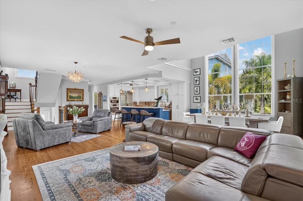 For Sale: $1,999,000 (3 beds, 3 baths, 2856 Square Feet)