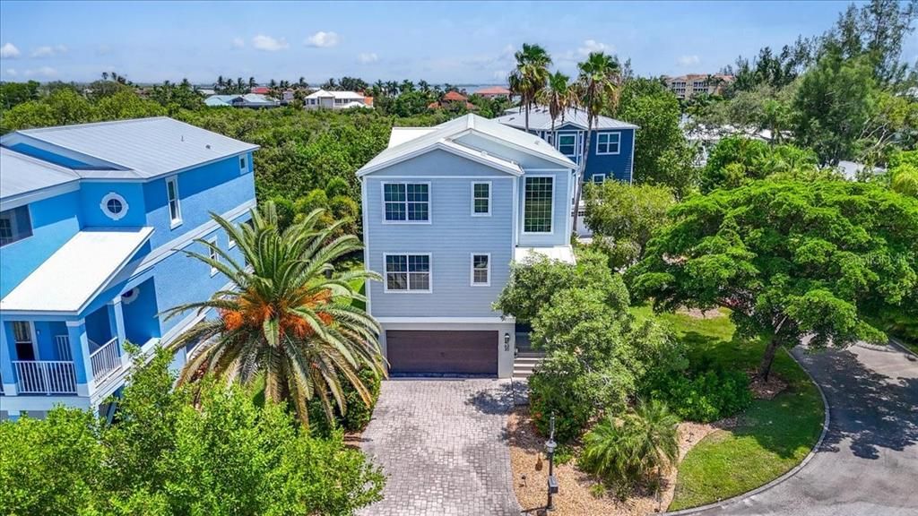 For Sale: $1,999,000 (3 beds, 3 baths, 2856 Square Feet)