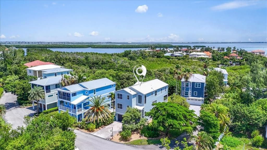For Sale: $1,999,000 (3 beds, 3 baths, 2856 Square Feet)
