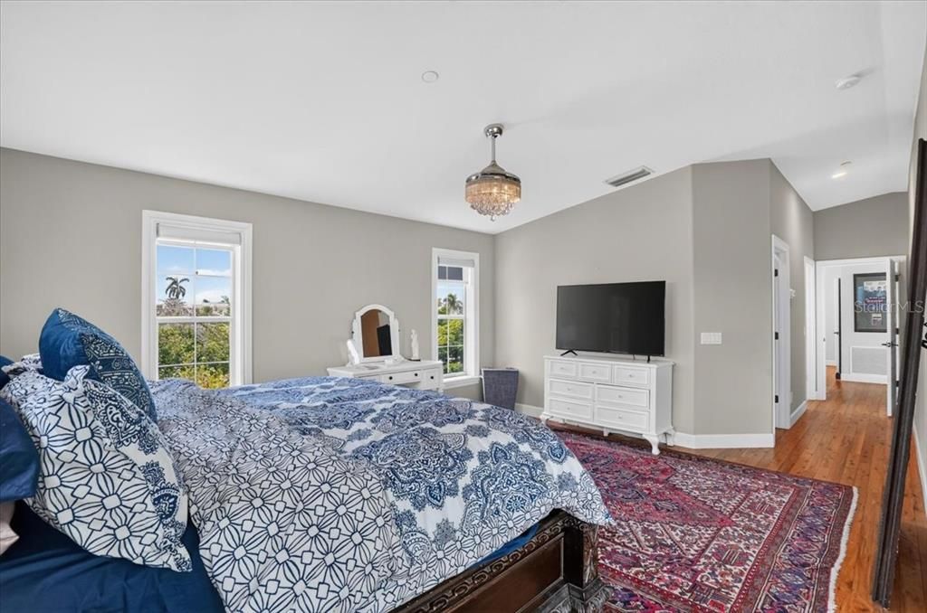 For Sale: $1,999,000 (3 beds, 3 baths, 2856 Square Feet)