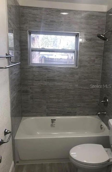 En Venta: $300,000 (4 camas, 2 baños, 1325 Pies cuadrados)