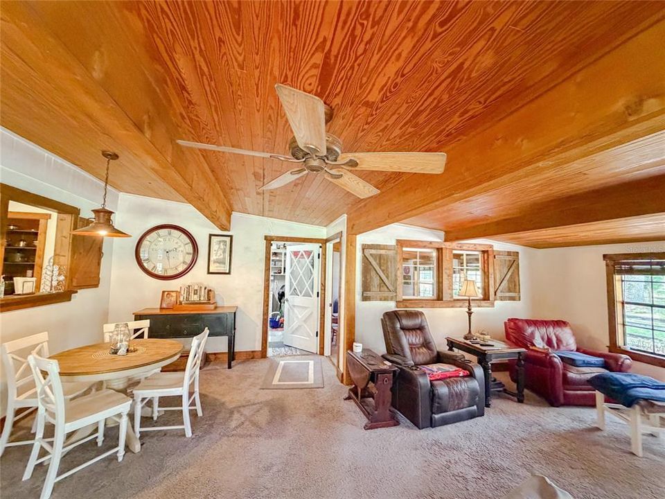 En Venta: $479,000 (2 camas, 1 baños, 1440 Pies cuadrados)