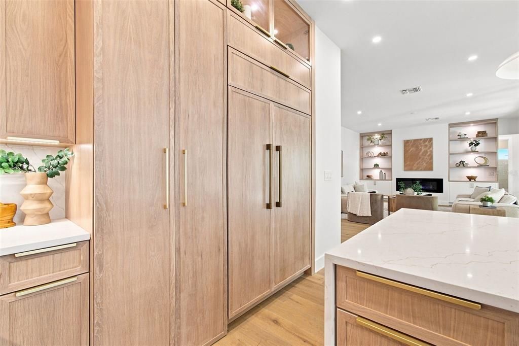 На продажу: $2,699,999 (5 спален, 4 ванн, 5158 Квадратных фут)