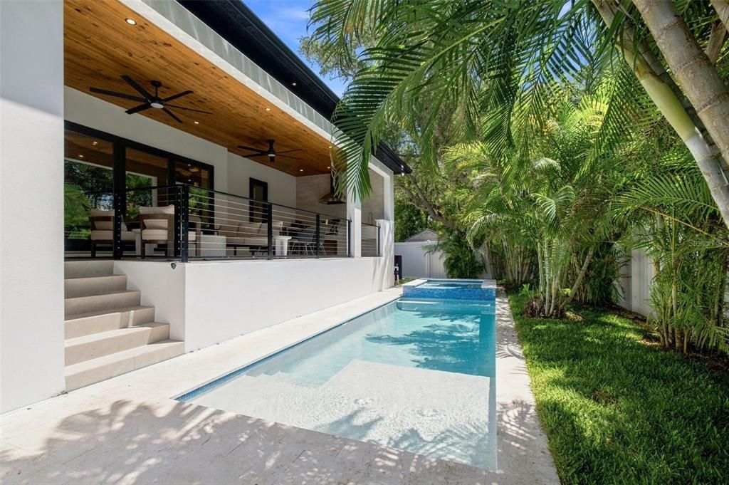 На продажу: $2,699,999 (5 спален, 4 ванн, 5158 Квадратных фут)