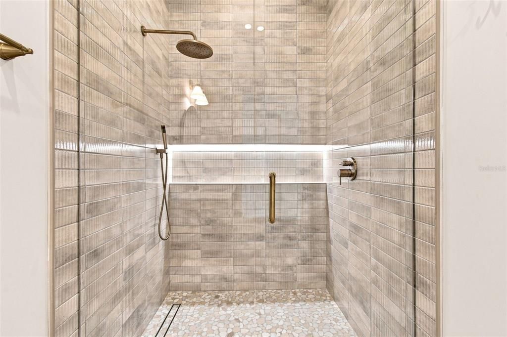 На продажу: $2,699,999 (5 спален, 4 ванн, 5158 Квадратных фут)