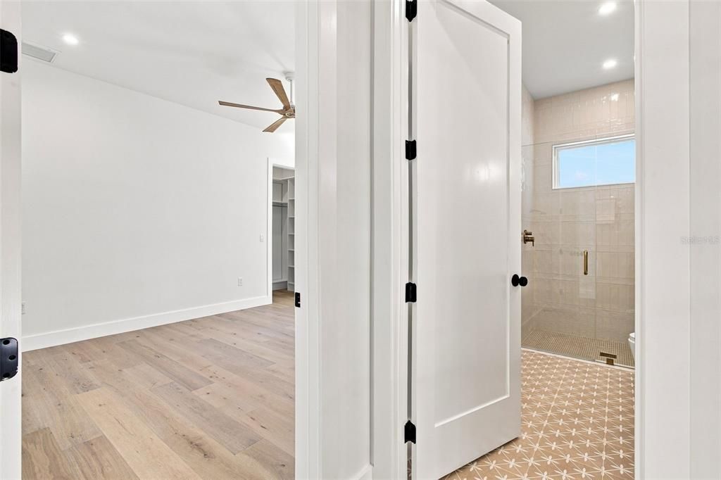На продажу: $2,699,999 (5 спален, 4 ванн, 5158 Квадратных фут)