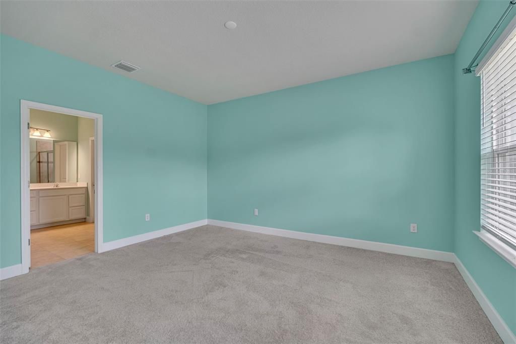 For Sale: $365,000 (4 beds, 2 baths, 1808 Square Feet)