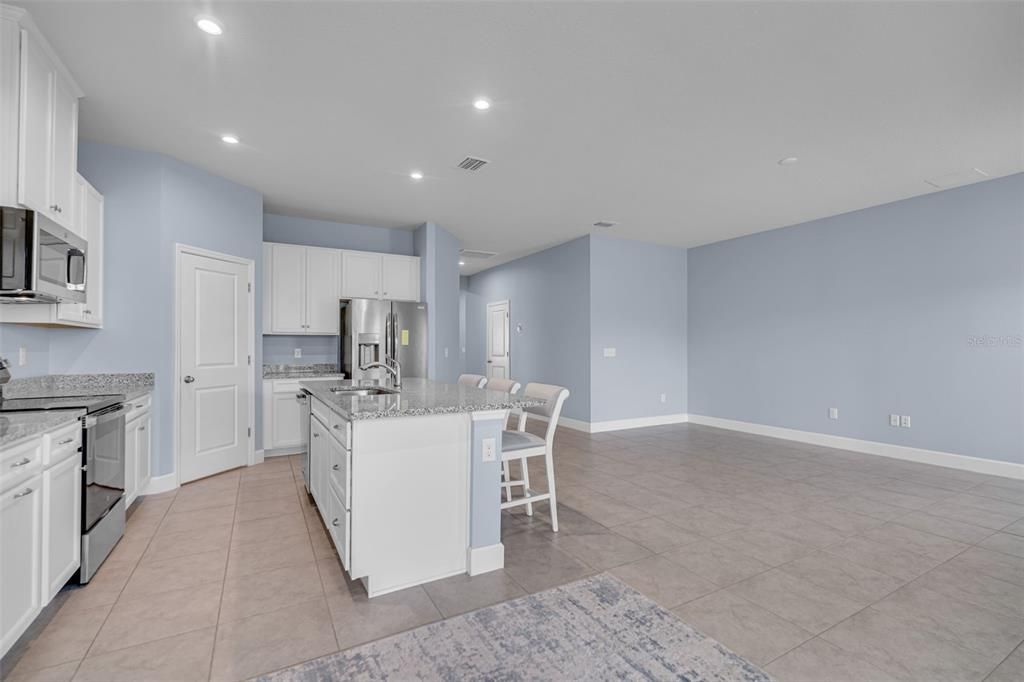 For Sale: $365,000 (4 beds, 2 baths, 1808 Square Feet)
