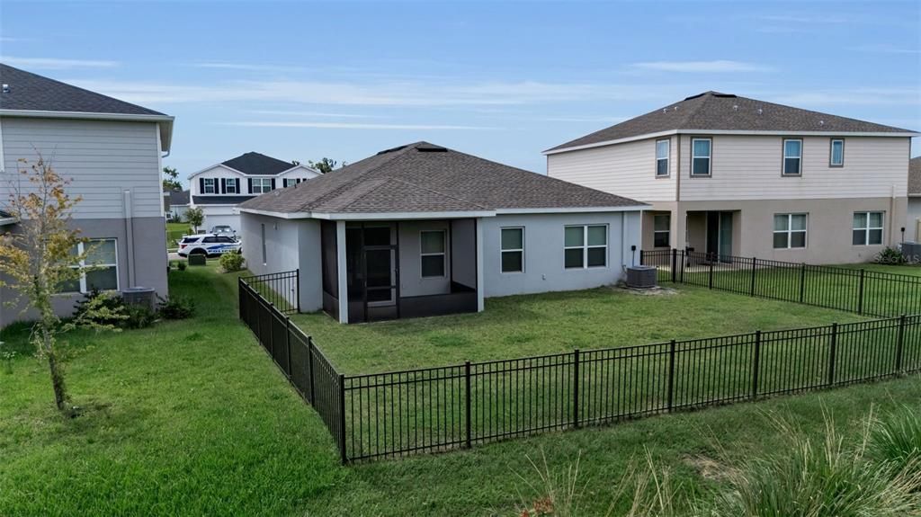 For Sale: $365,000 (4 beds, 2 baths, 1808 Square Feet)