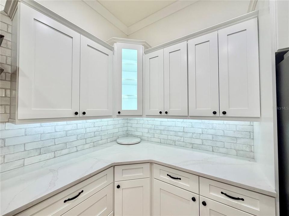 For Sale: $575,000 (4 beds, 3 baths, 2059 Square Feet)