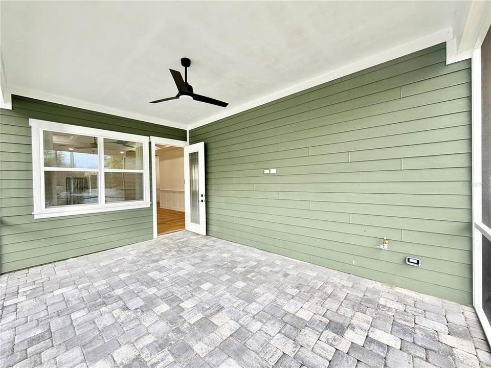 For Sale: $575,000 (4 beds, 3 baths, 2059 Square Feet)