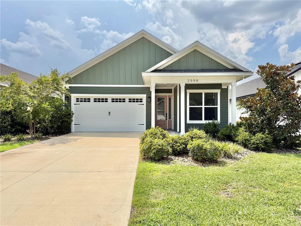 For Sale: $575,000 (4 beds, 3 baths, 2059 Square Feet)