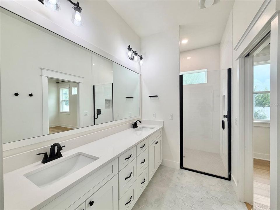 For Sale: $575,000 (4 beds, 3 baths, 2059 Square Feet)