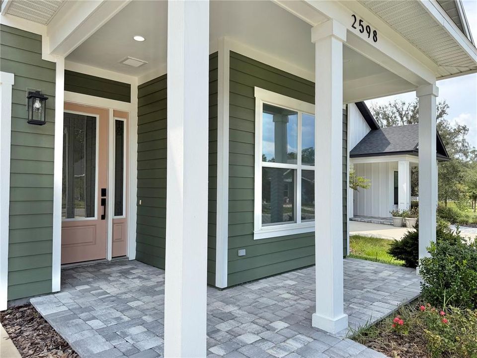 For Sale: $575,000 (4 beds, 3 baths, 2059 Square Feet)