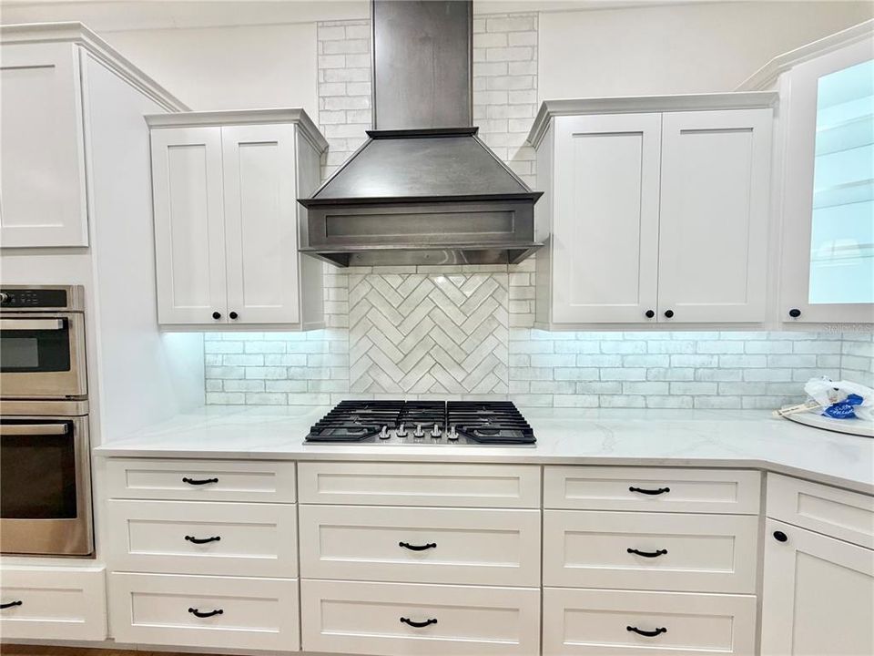 For Sale: $575,000 (4 beds, 3 baths, 2059 Square Feet)