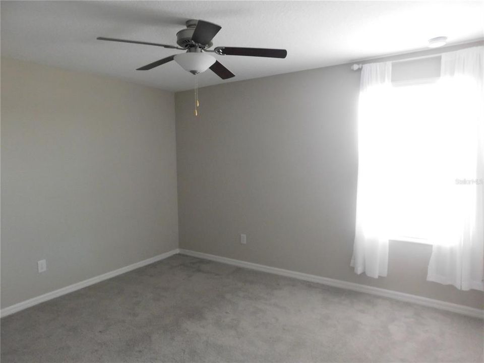 For Sale: $329,900 (4 beds, 3 baths, 2579 Square Feet)