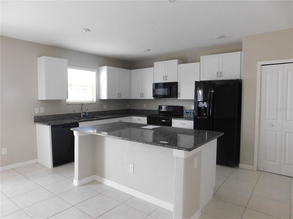 For Sale: $329,900 (4 beds, 3 baths, 2579 Square Feet)