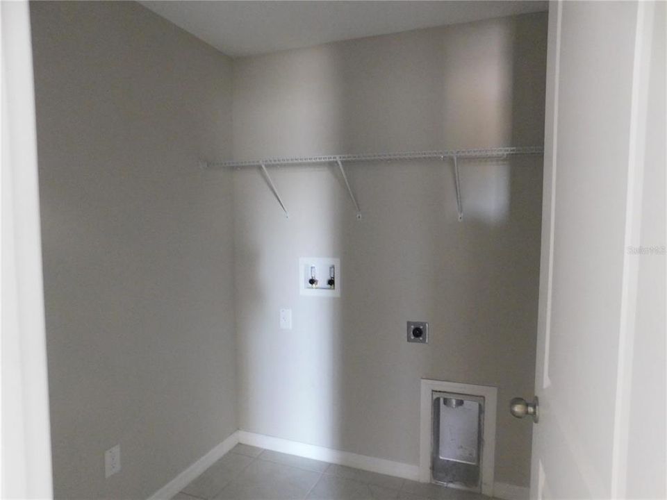 For Sale: $329,900 (4 beds, 3 baths, 2579 Square Feet)