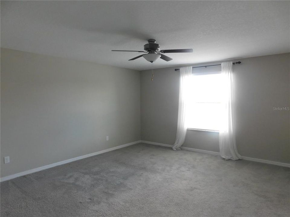 For Sale: $329,900 (4 beds, 3 baths, 2579 Square Feet)