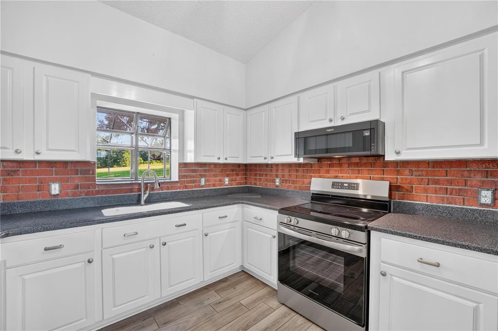 En Venta: $514,900 (4 camas, 3 baños, 2510 Pies cuadrados)