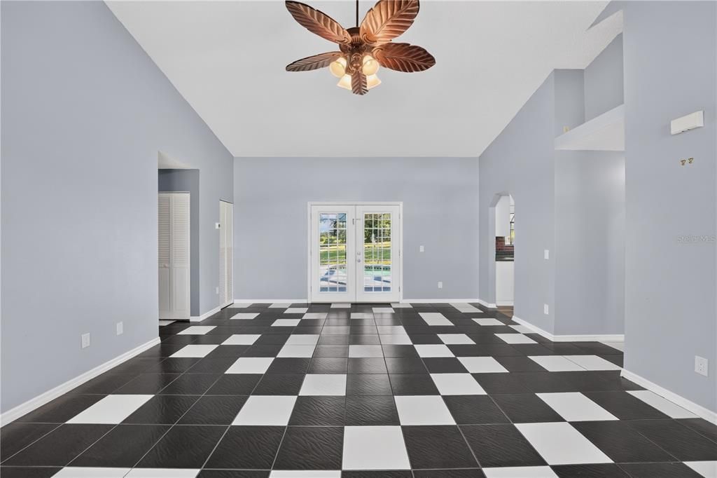 En Venta: $514,900 (4 camas, 3 baños, 2510 Pies cuadrados)