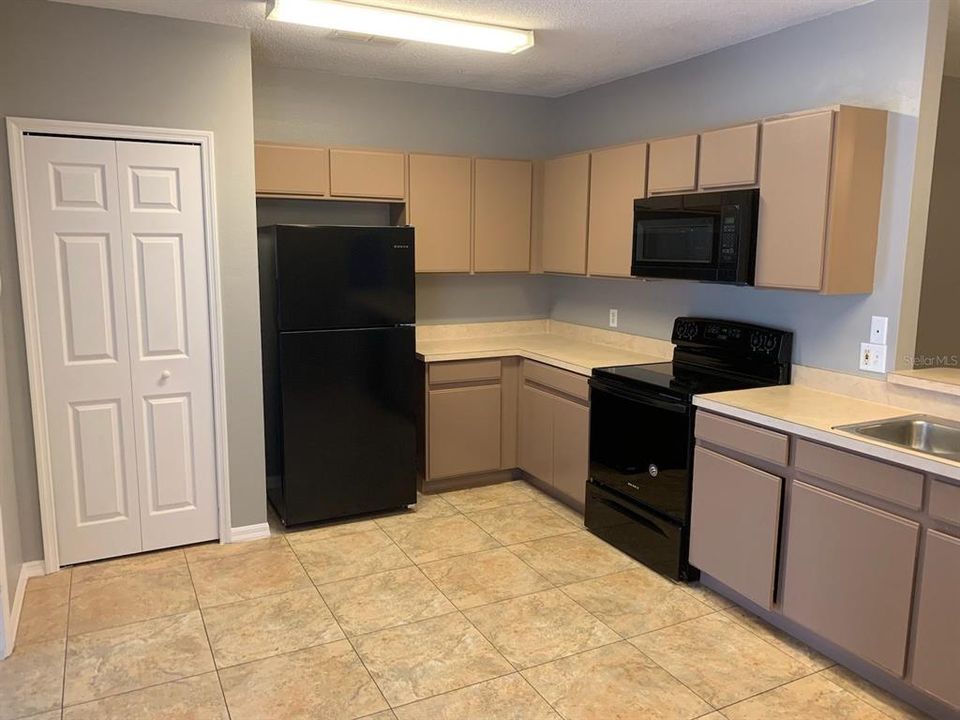 В аренду: $1,700 (3 спален, 2 ванн, 1314 Квадратных фут)
