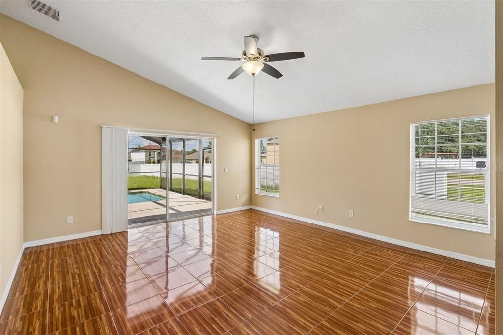 For Sale: $349,000 (3 beds, 2 baths, 1856 Square Feet)
