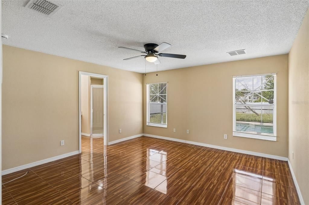 For Sale: $349,000 (3 beds, 2 baths, 1856 Square Feet)