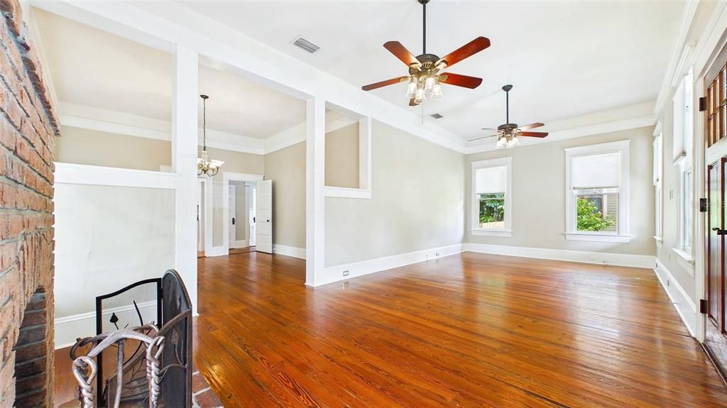 For Rent: $3,400 (3 beds, 2 baths, 1906 Square Feet)
