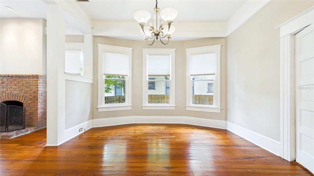 For Rent: $3,400 (3 beds, 2 baths, 1906 Square Feet)