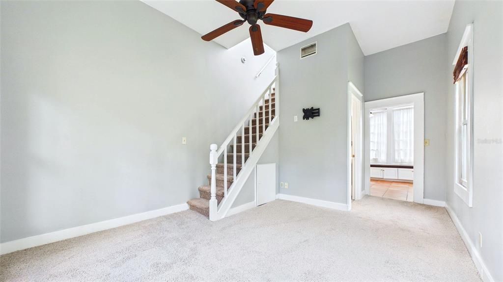 For Rent: $3,400 (3 beds, 2 baths, 1906 Square Feet)