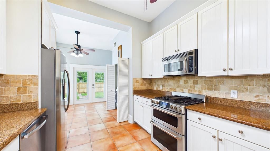 For Rent: $3,400 (3 beds, 2 baths, 1906 Square Feet)