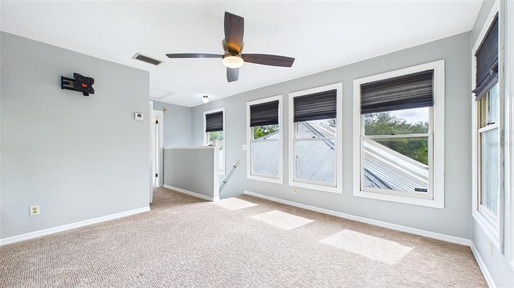 For Rent: $3,400 (3 beds, 2 baths, 1906 Square Feet)