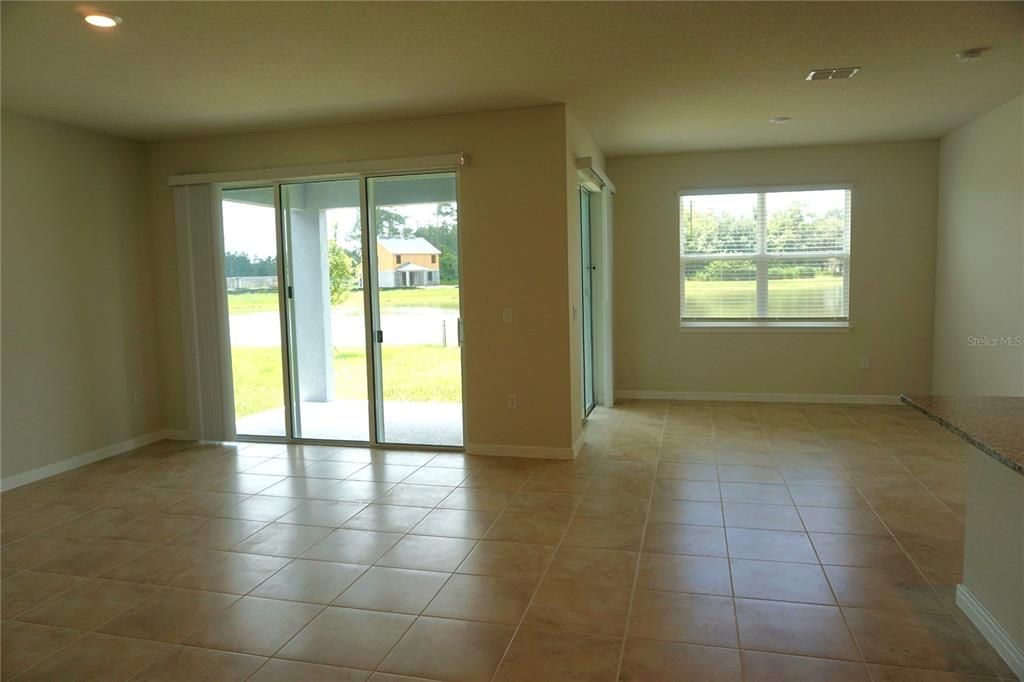For Rent: $2,400 (3 beds, 2 baths, 1662 Square Feet)